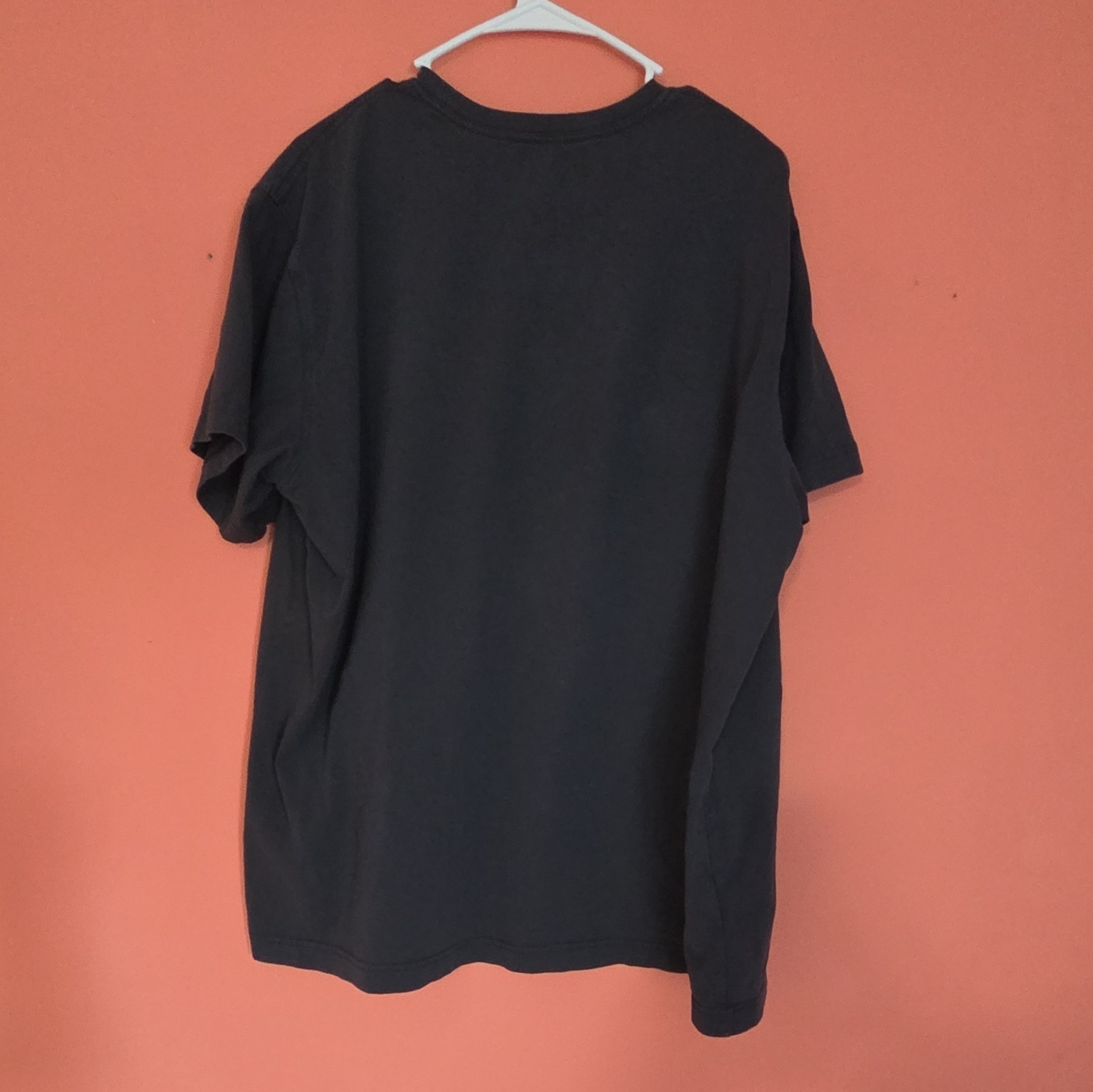 Eddie Bauer LegendWash Men&rsquo;s Solid Crew Neck Short Sleeve Black Logo Tee XL