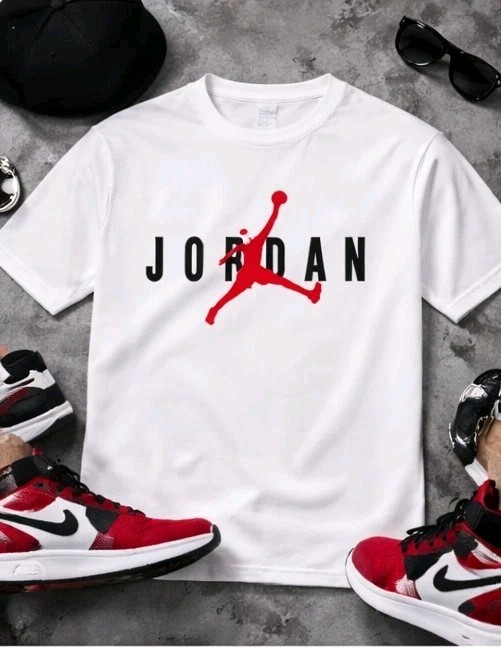 Men’s White Graphic T-Shirt – Contemporary Athletic-Inspired Design | Crew Neck