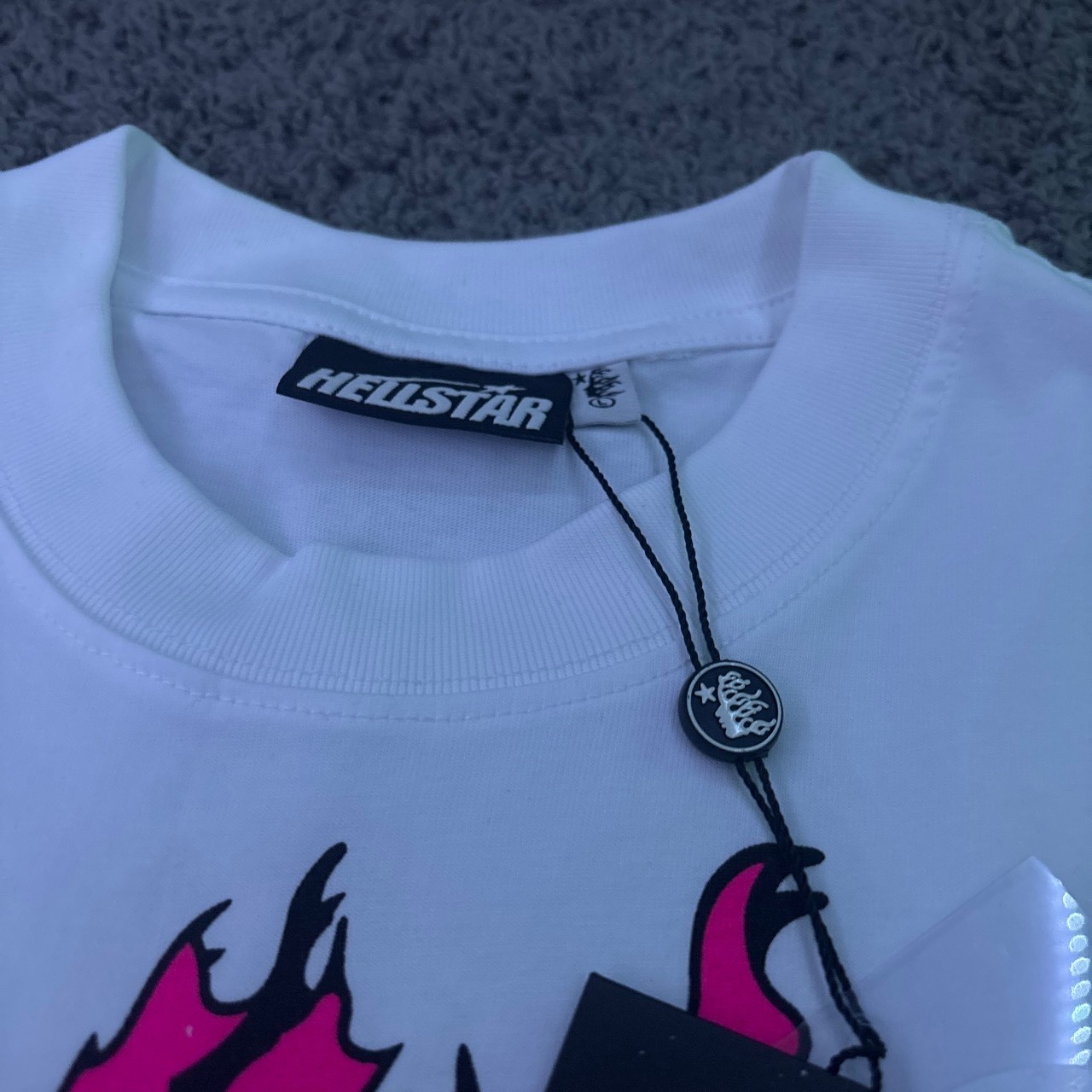 👕 Hellstar T-shirt 💯 100% cotton 100% authentic 🫆has nfc scan 📦 ships in 1-2