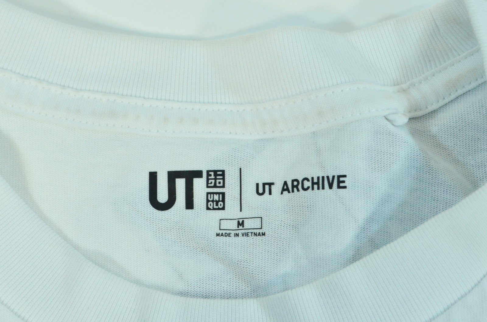 Uniqlo Rare Archive Metal Gear Solid White Video Game Shirt Peace Walker Medium