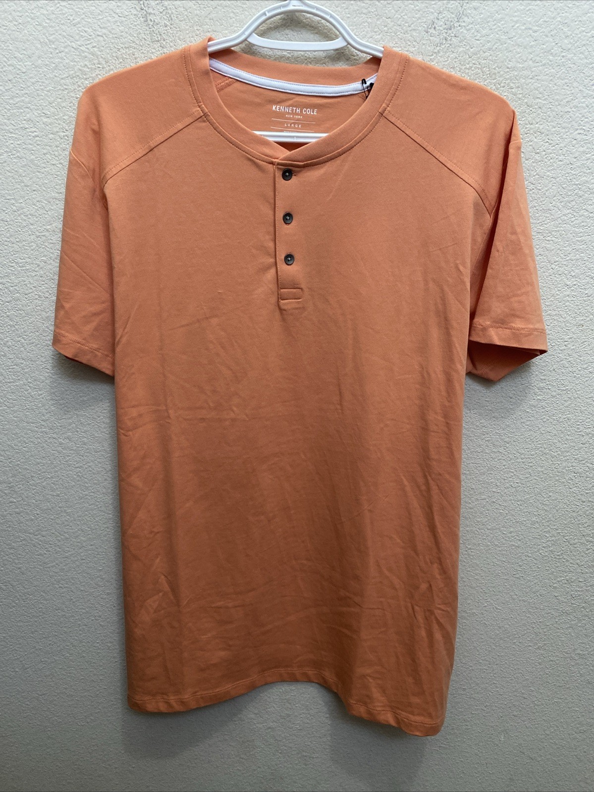 Kenneth Cole Shirt Mens Large Apricot Orange Short Sleeve Henley Tee T-shirt NWT