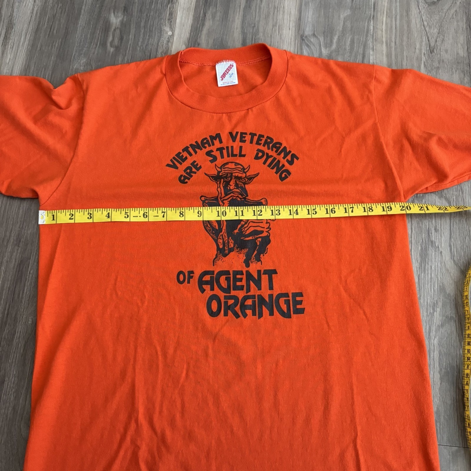 Vintage 1980s PAPER THIN Agent Orange T-Shirt Size L Dioxin Vietnam War Pow Mia