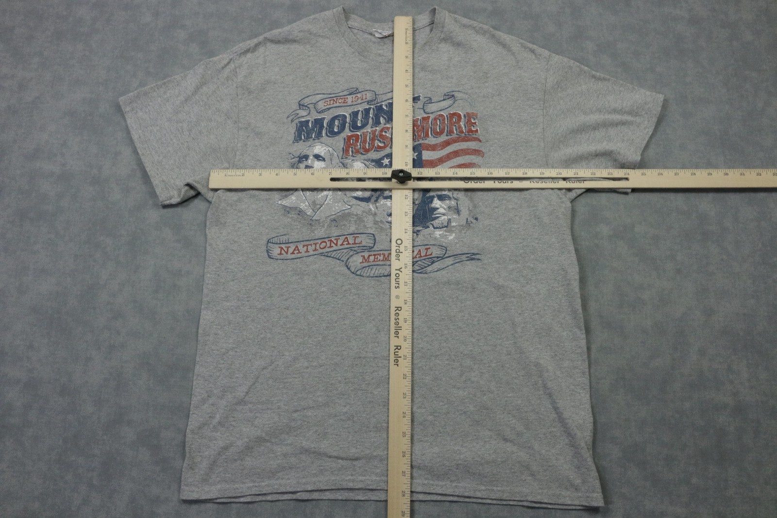 Delta Shirt Mens L Gray Mount Rushmore National Memorial Flag USA Graphic Tee