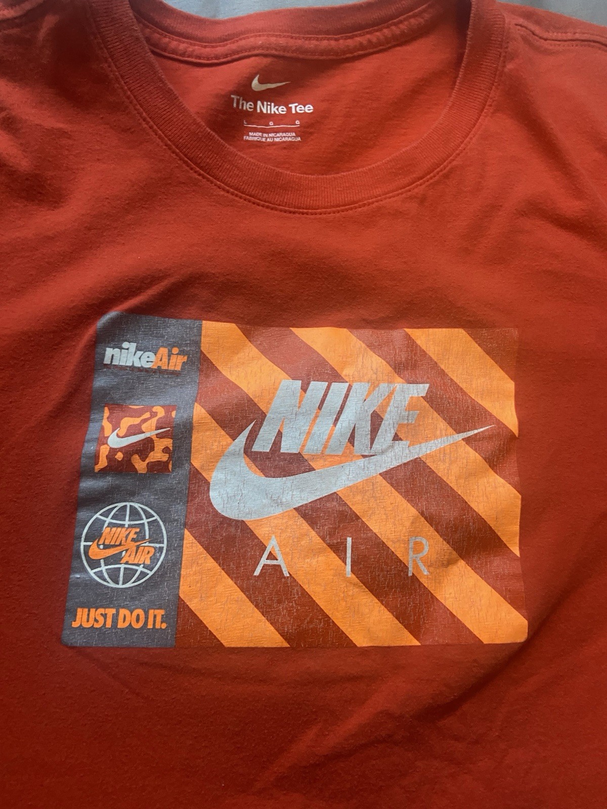 Nike The Nike Tee Nike Air Men&rsquo;s Red Graphic Crew Neck T-Shirt L Regular