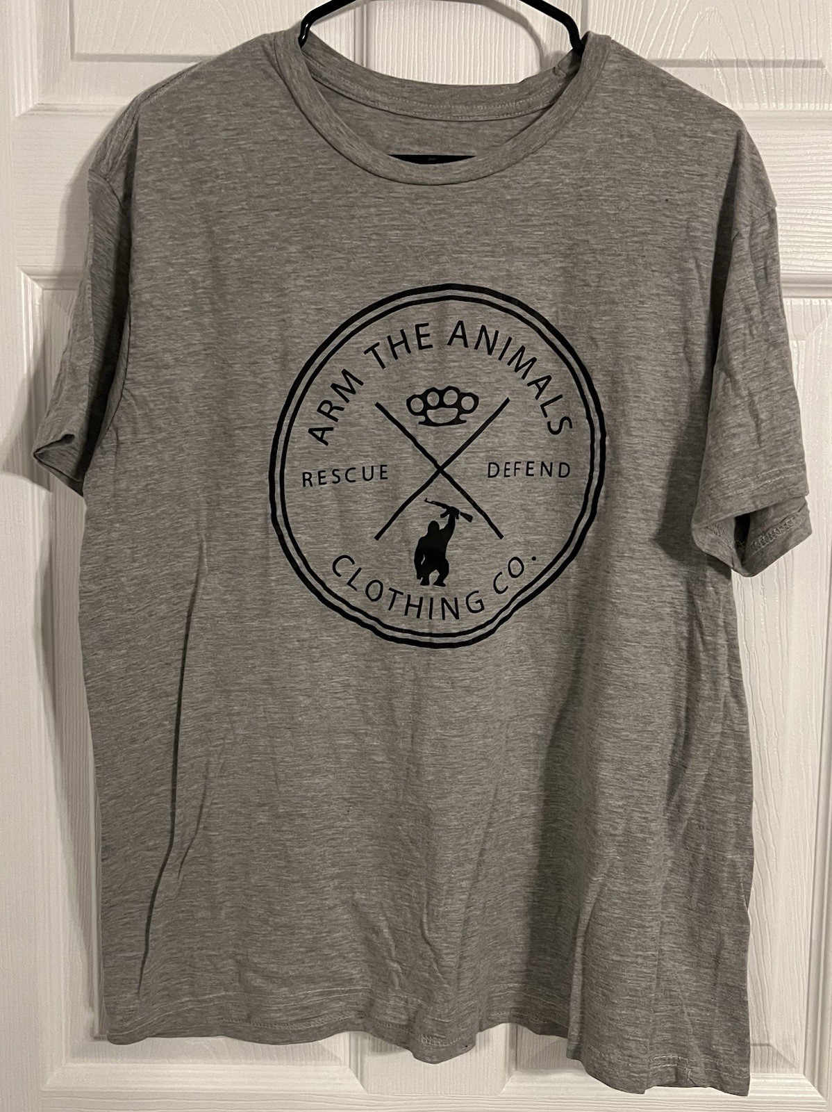 Arm The Animals Clothing Co. Gray Graphic Tshirt Large Short Sleeve Crew Neck