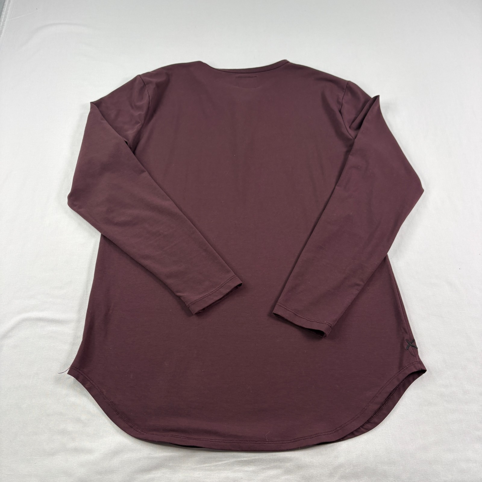 Cuts Clothing Shirt Mens Medium Red Henley Elongated Stretch Performance Casual