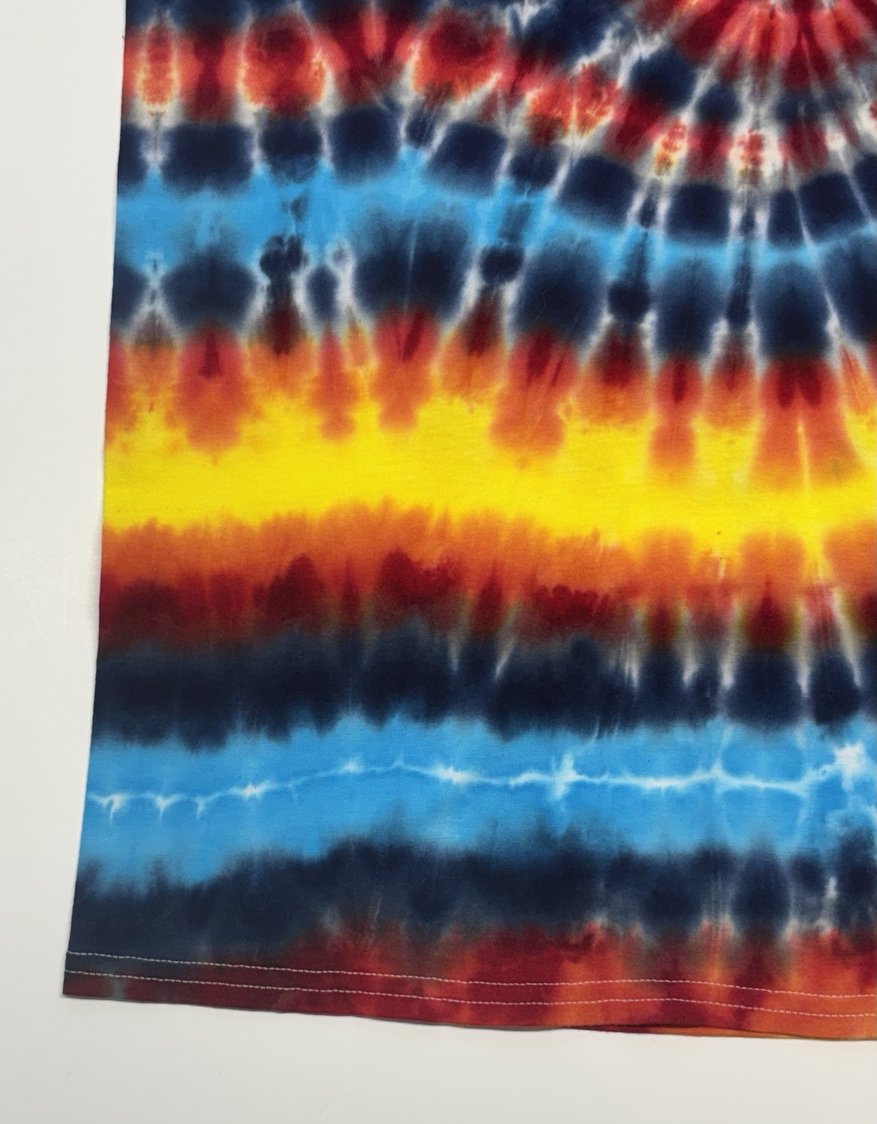 Gildan Tie Dye Adult Unisex T-Shirt Size Large Multicolor Hand Dyed Tee New
