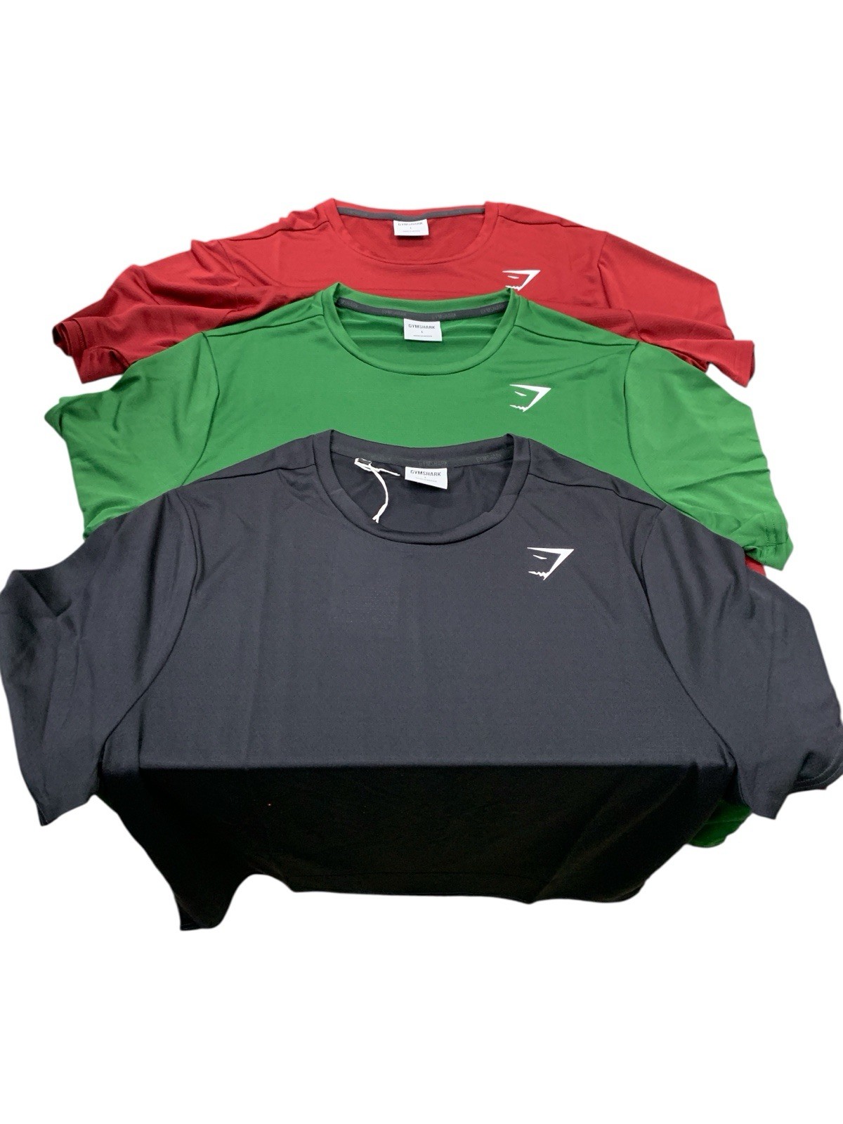 LOT OF 3 GYMSHARK ARRIVAL SHORT SLEEVE T-SHIRT – SIZE LARGE BLACK,RED AND GREEN
