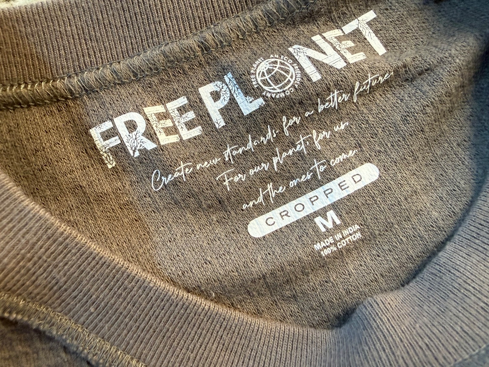 Free Planet Men&rsquo;s Med Gray Long Sleeve Cropped Boxy Fit Textured T-shirt NWT