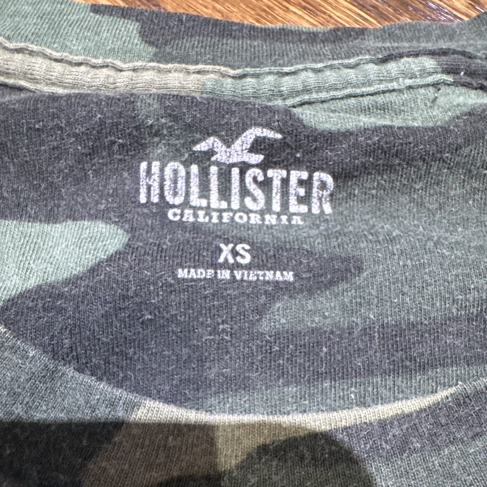 Hollister California Camo Logo T-Shirt Crew Neck Short Sleeve Mens XS Green