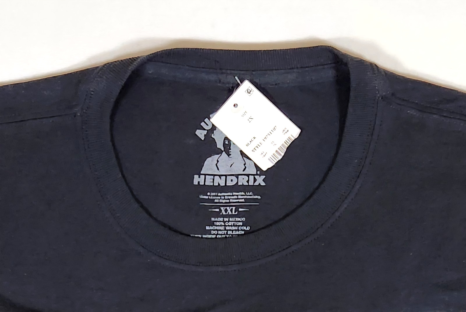 AUTHENTIC HENDRIX Jimi Hendrix Guitar King Peace Flag T-Shirt – 2XL