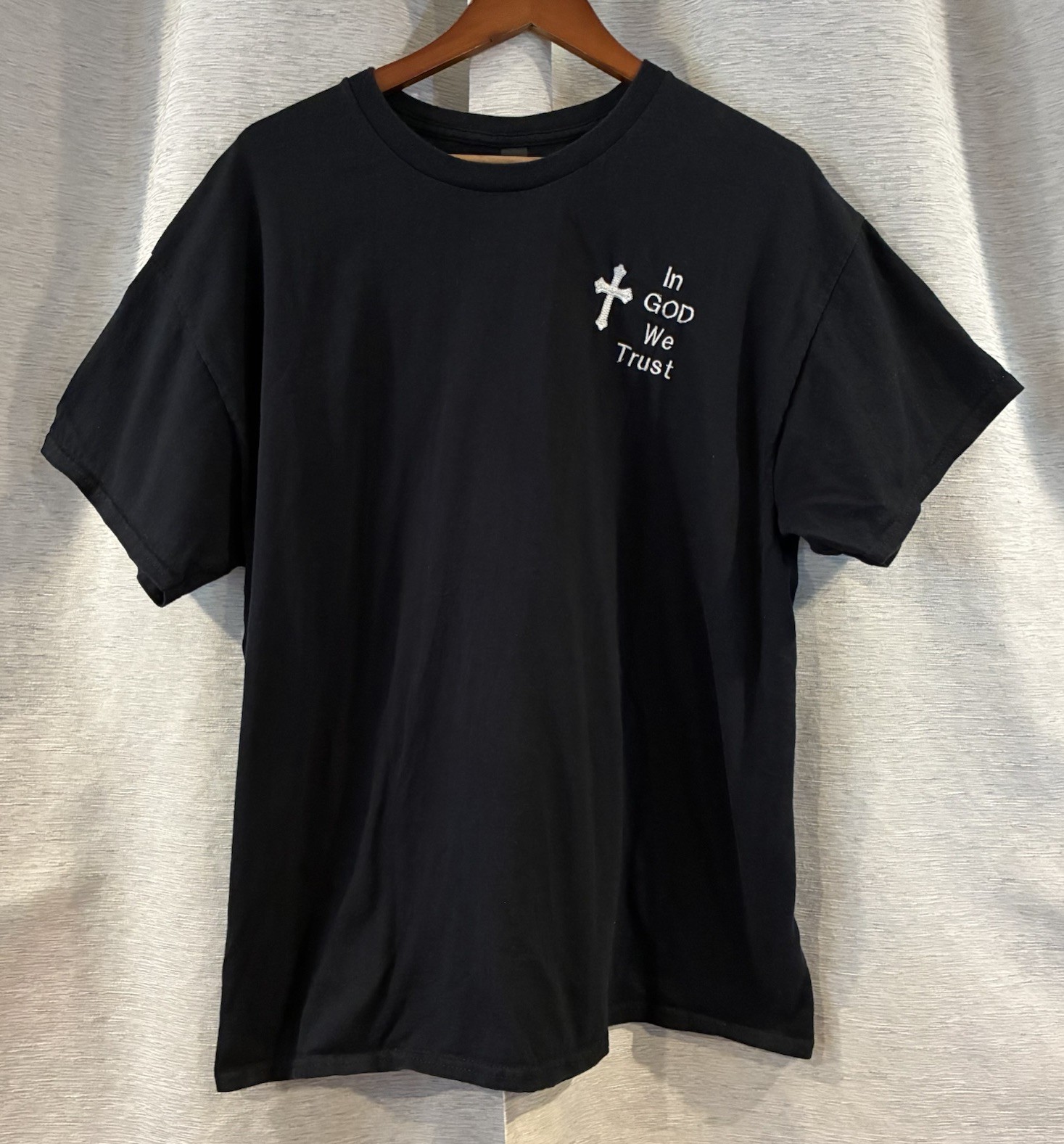 In God We Trust Gildan Tag T-Shirt Size XL Religious Wear Heavy Cotton