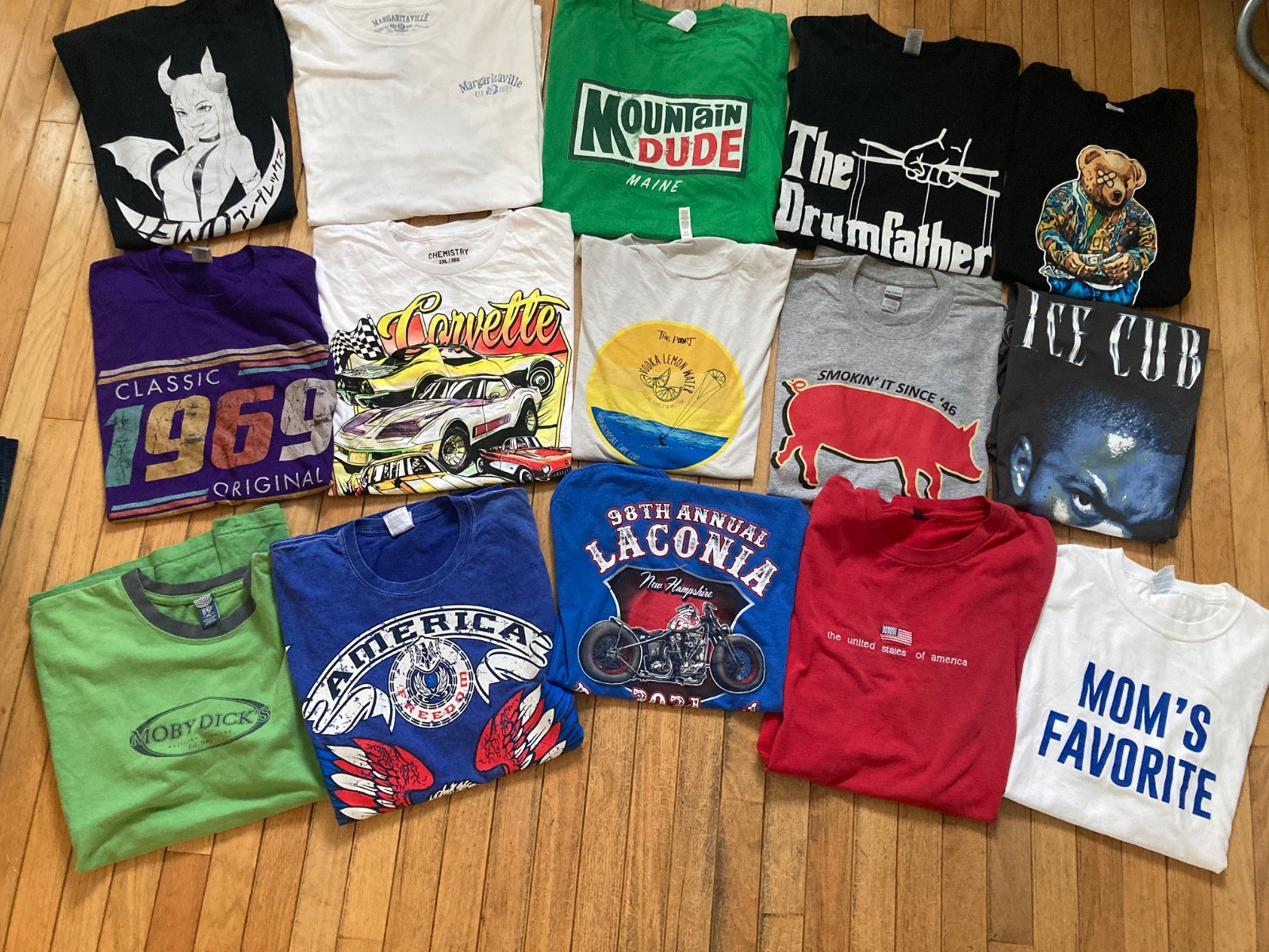 Lot Of (15) T-Shirts Bundle Variety Graphic prints Lg – XLG Y2K Modern