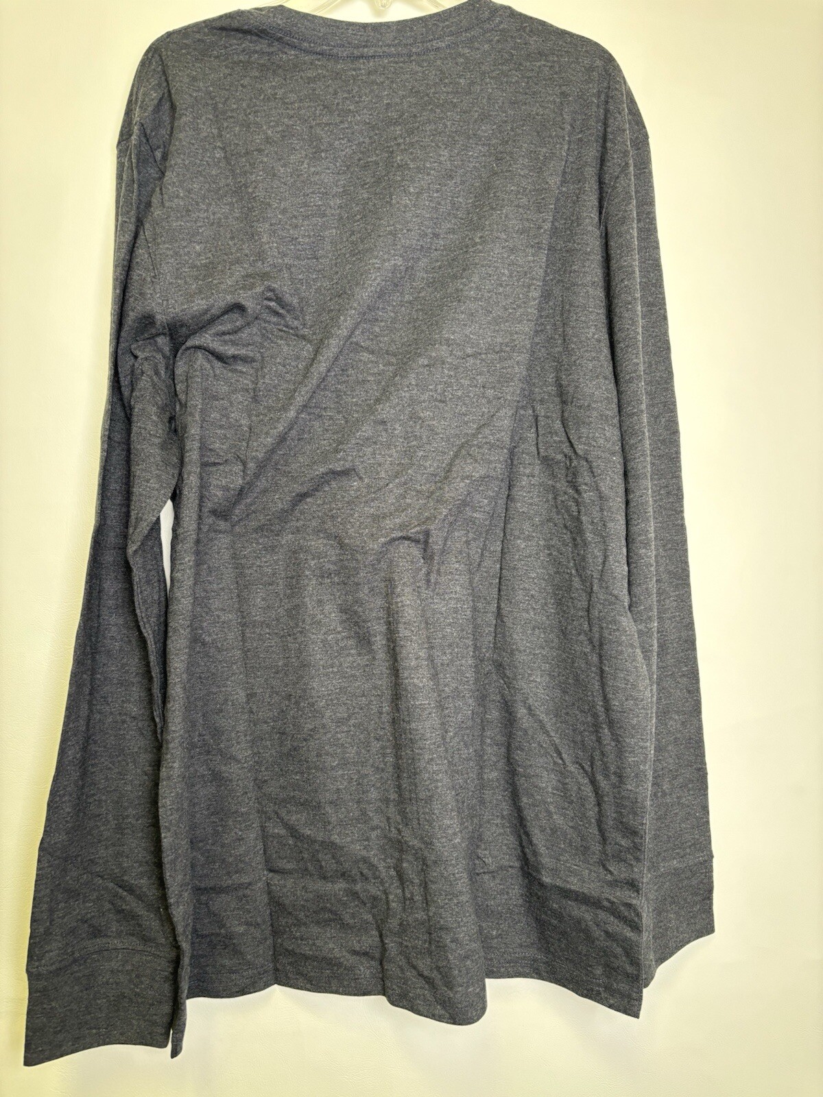 Fresh Clean Threads Short sleeve Crew Neck Size Large *NEW*