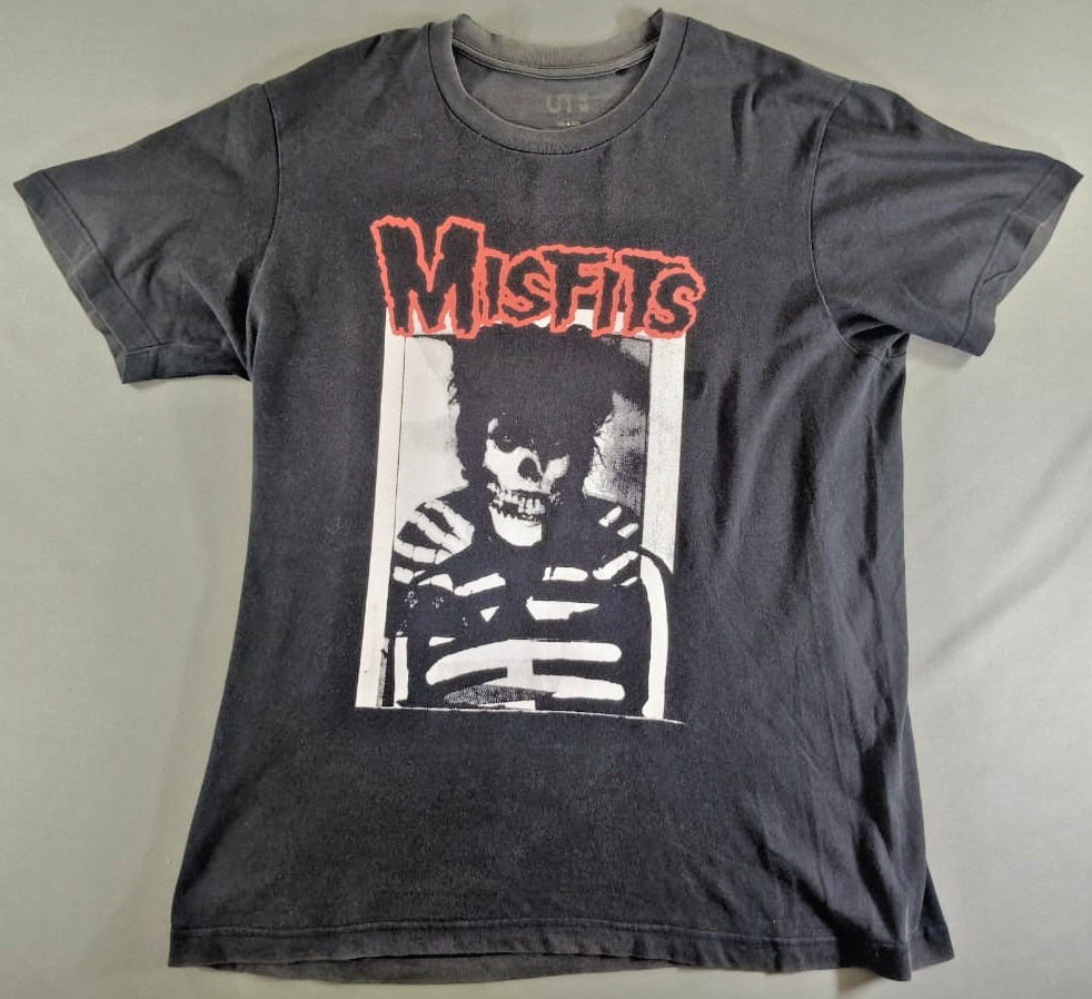 Uniqlo UT MISFITS T-Shirt Mens M Gray Fiend Skull Punk Rock Band Graphic Tee