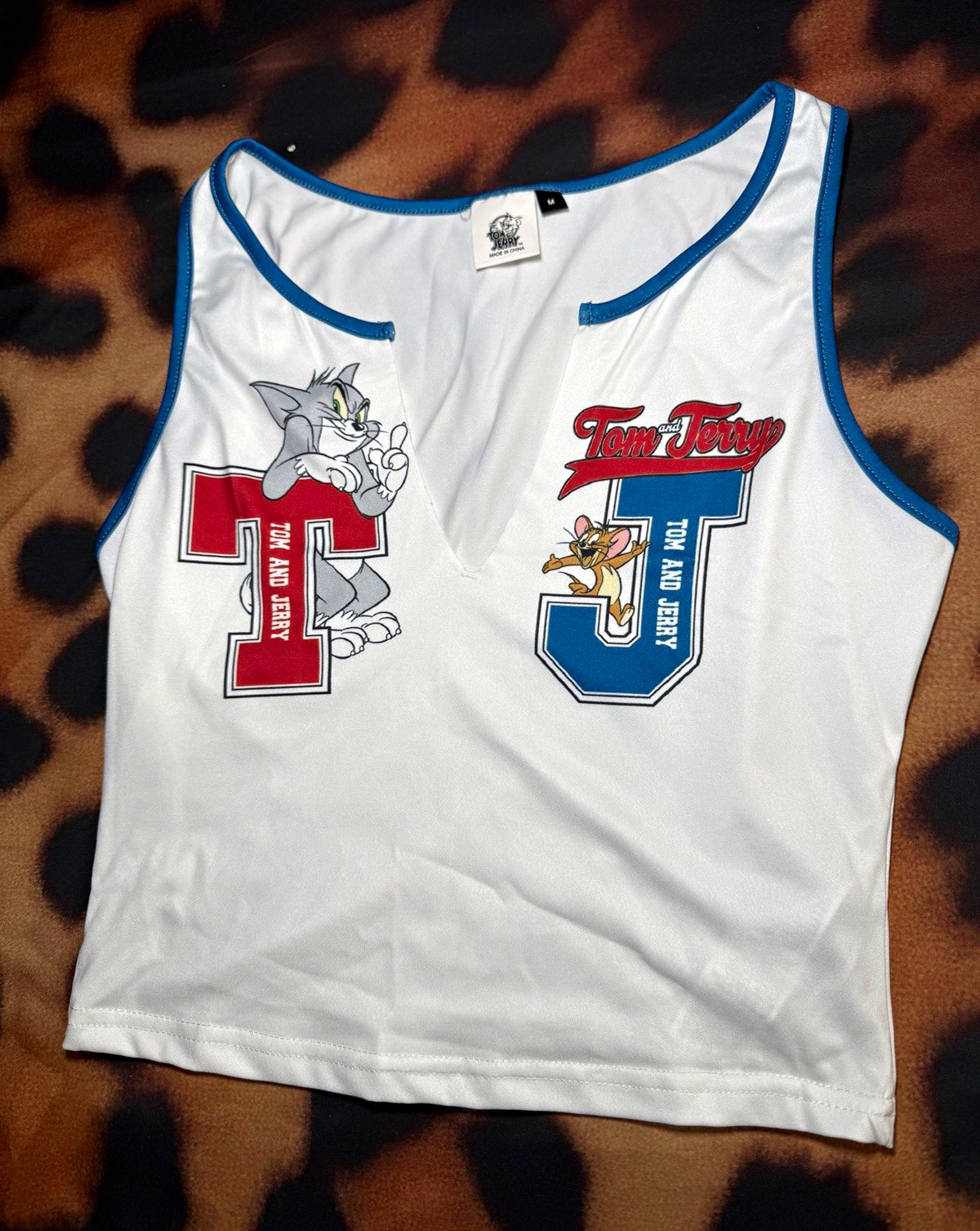 Tom and Jerry Unisex M White Graphic Print V-Neck Sleeveless T-Shirt