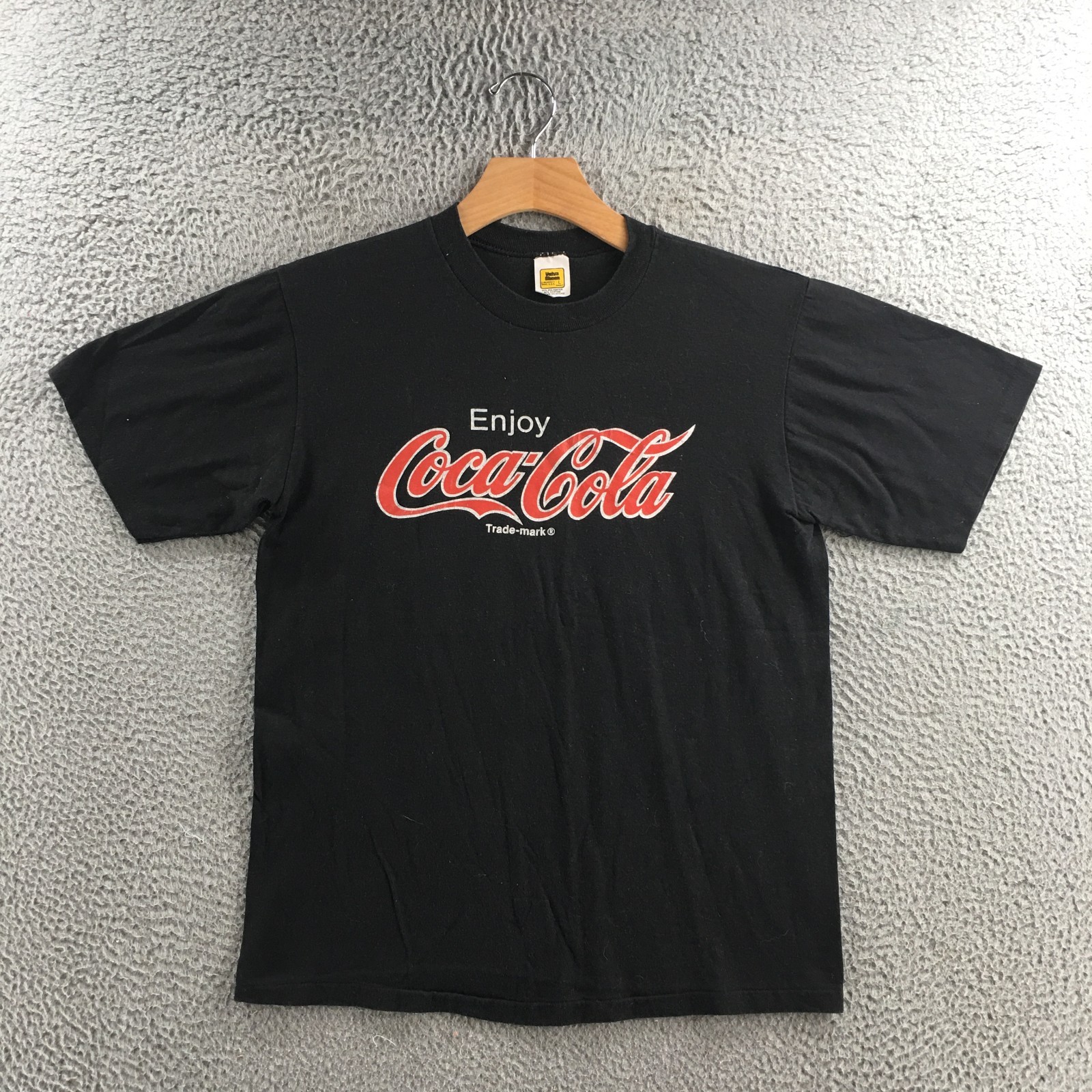 Velva Sheen Coca-Cola Graphic Print T-Shirt Mens L Black Short Sleeve Crew Neck