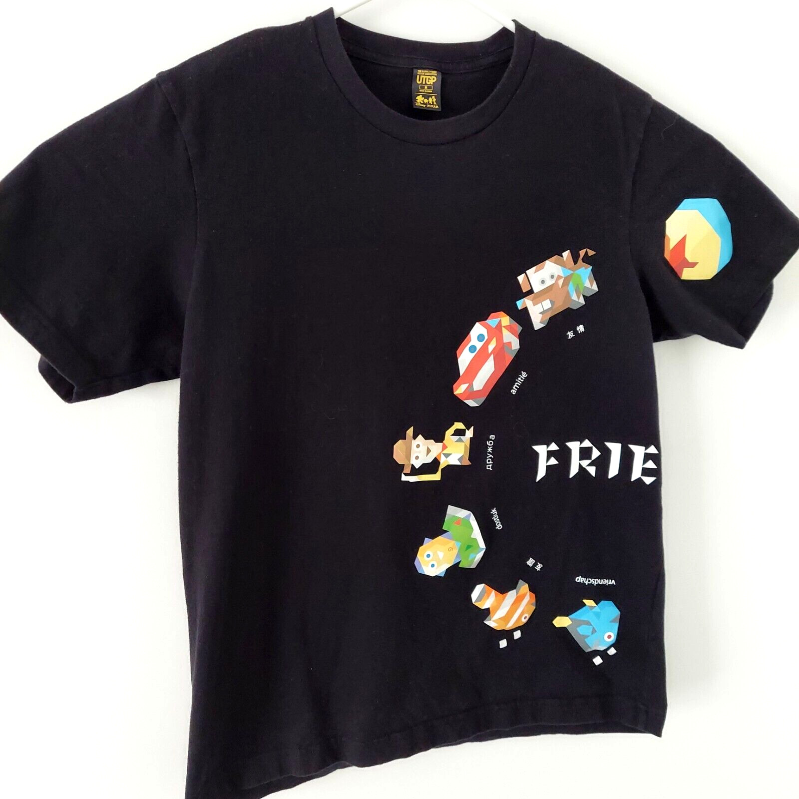 Uniqlo UTGP Pixar Disney Friends Monsters Nemo Walle Toy Story Cars t-shirt Sz M