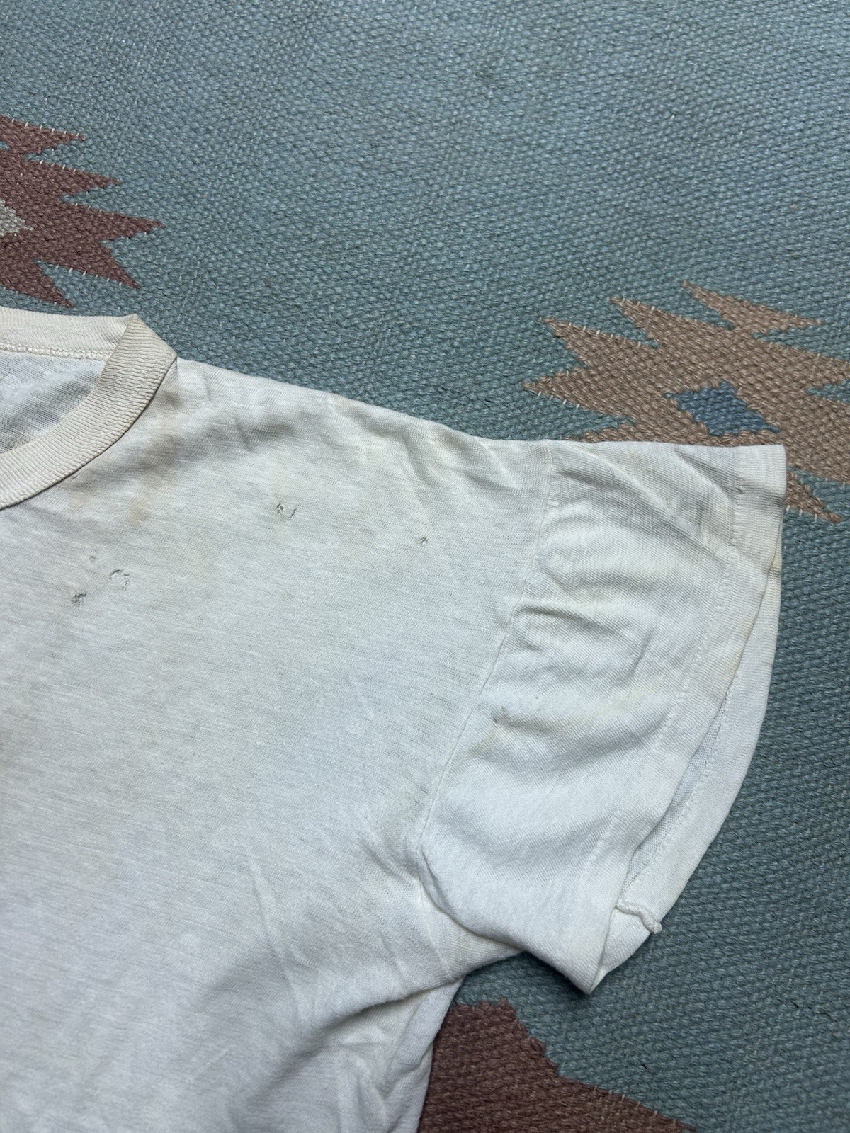 Vintage 1940s 50s blank white t shirt soft cotton distressed boxy large