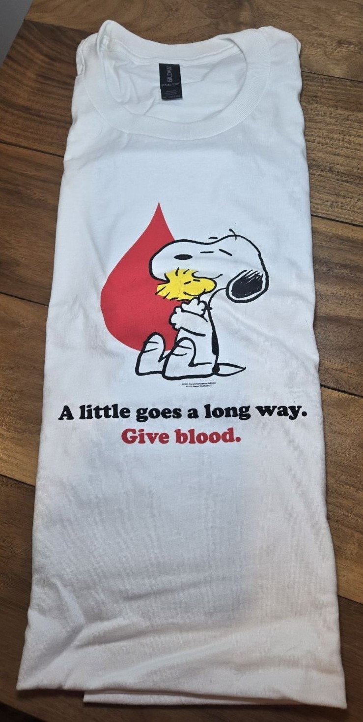 XXL PEANUTS Red Cross T-Shirt – Snoopy and Woodstock