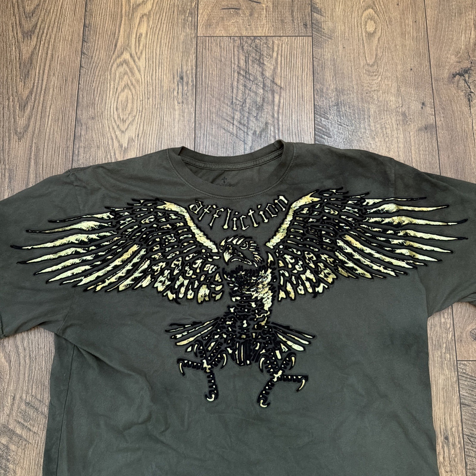 AFFLICTION Y2K Green Tie-Dye Gold Black Foil Velvet Graphic Eagle Shirt Sz XL