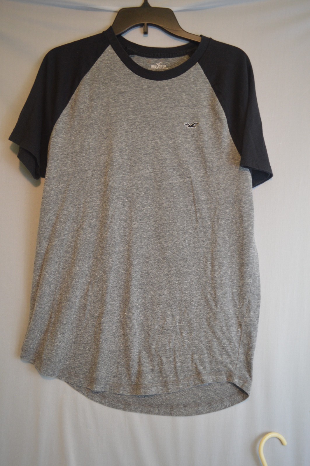 Men Hollister T-shirts Sz. Lg. Must have collection Y2K 2 shirts 100% cotton