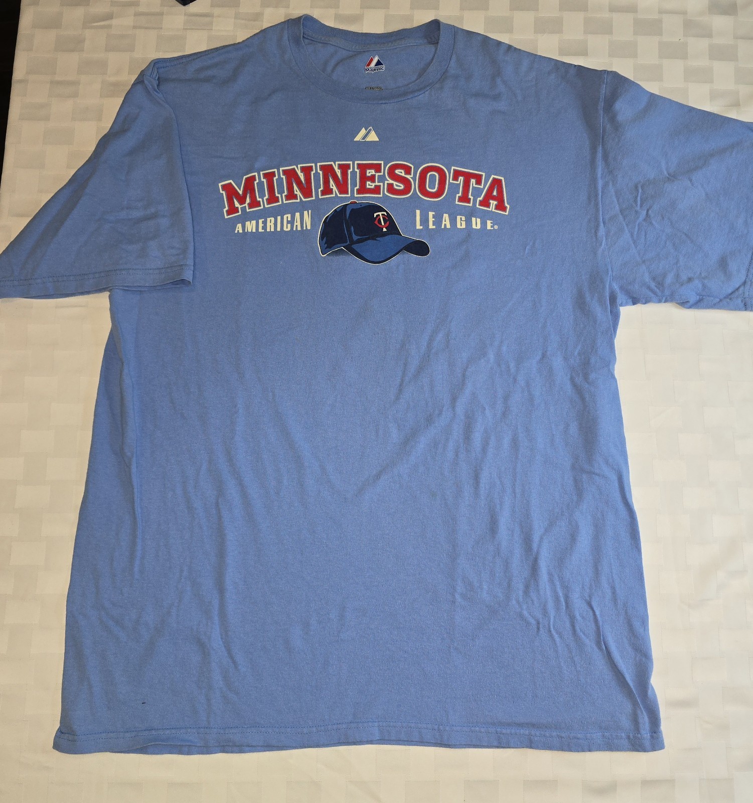 Minnesota Twins XL Legacy 1961, 65, 87, 91, 2002, 2010 Tshirt By Majestic EUC