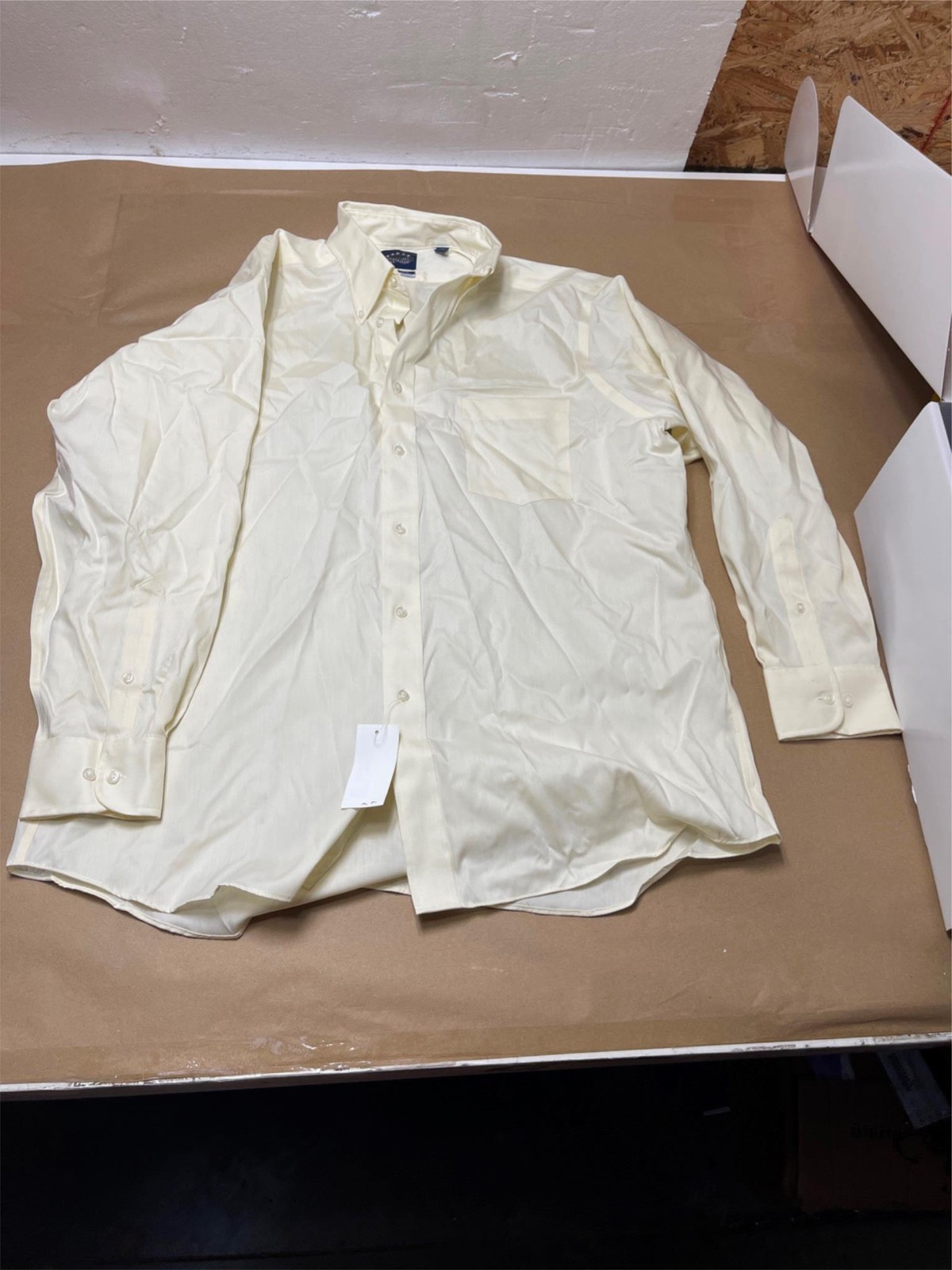 Mens Eagle Shirtmakers Stretch Collar Regular Fit XL 17 32/33 Corn Silk ButtonUP