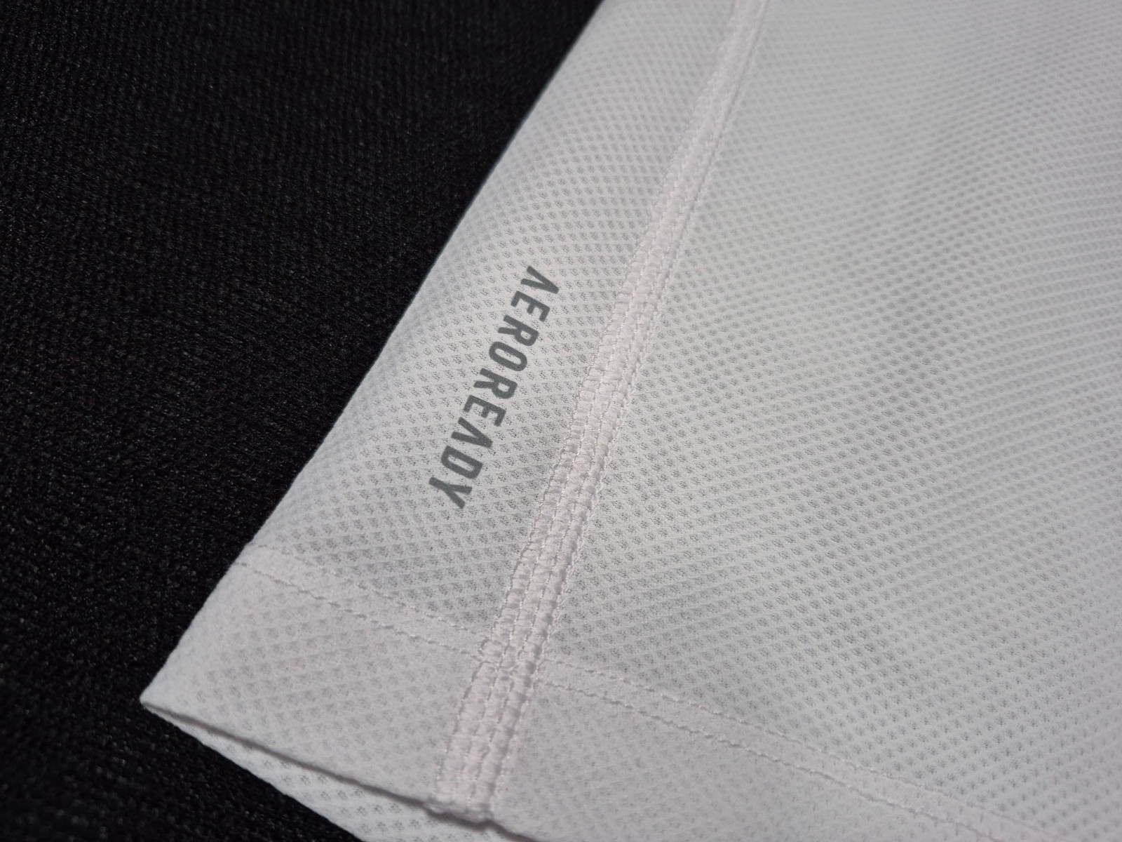 Adidas Mens OWN THE RUN Shirts S/S Training White Blackr- Jersey Jogging IK7436