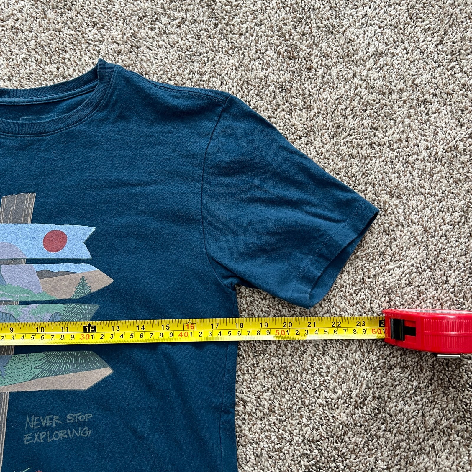 The North Face « Never Stop Exploring » Blue T-shirt Adult size Small Hike Cotton