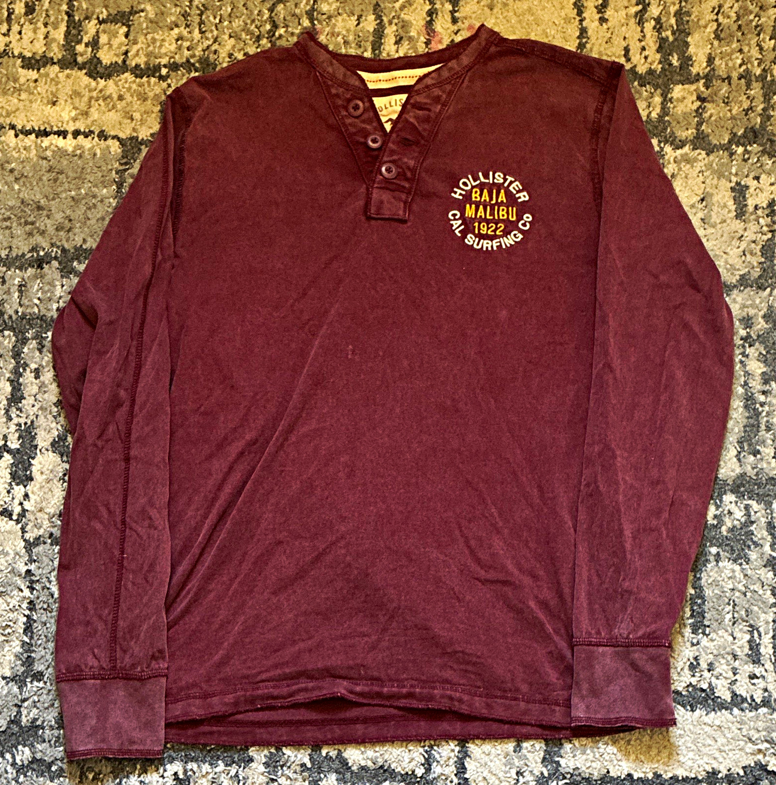 Hollister Men&rsquo;s Burgundy Cotton Solid Knit Long Sleeve Henley T-Shirt Size M
