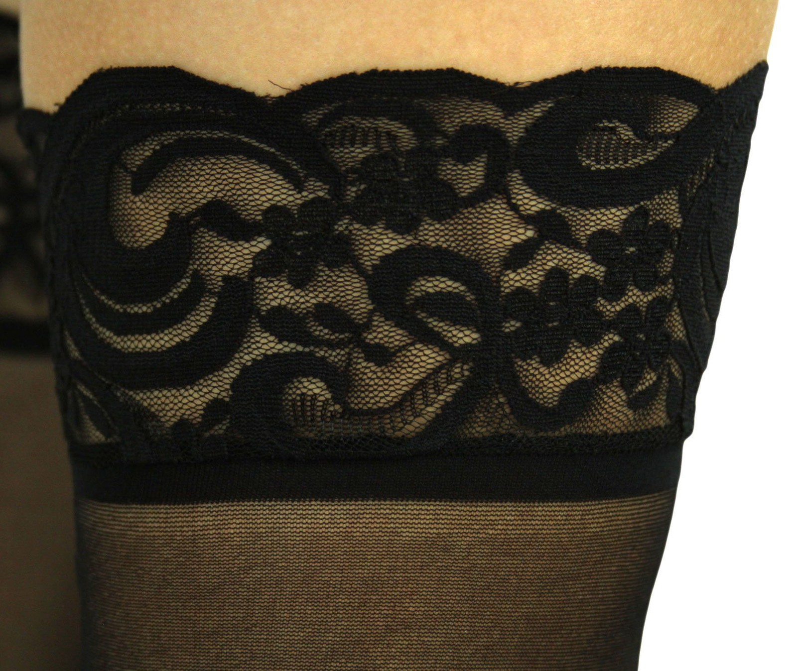 Women&rsquo;s Sheer Laced Rear Heart Seam Thigh Hi Stocking – One Size – Black