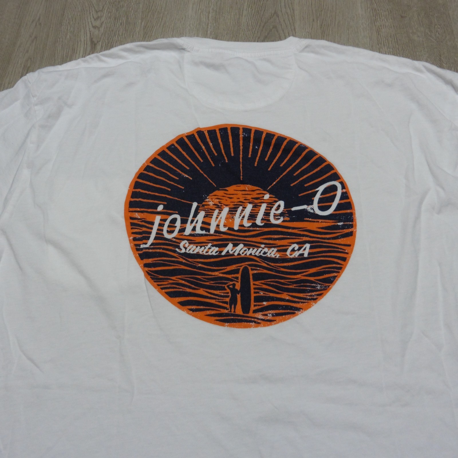 Johnnie-O Men&rsquo;s XXL Surf Sunshine T-Shirt White SS Crew Neck Flawed