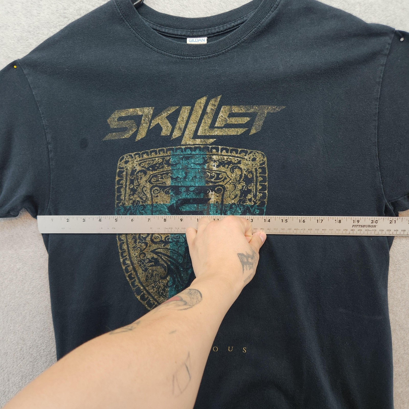 Skillet Shirt Mens Large Black Victorious Album Graphic Rock Band Tee Music