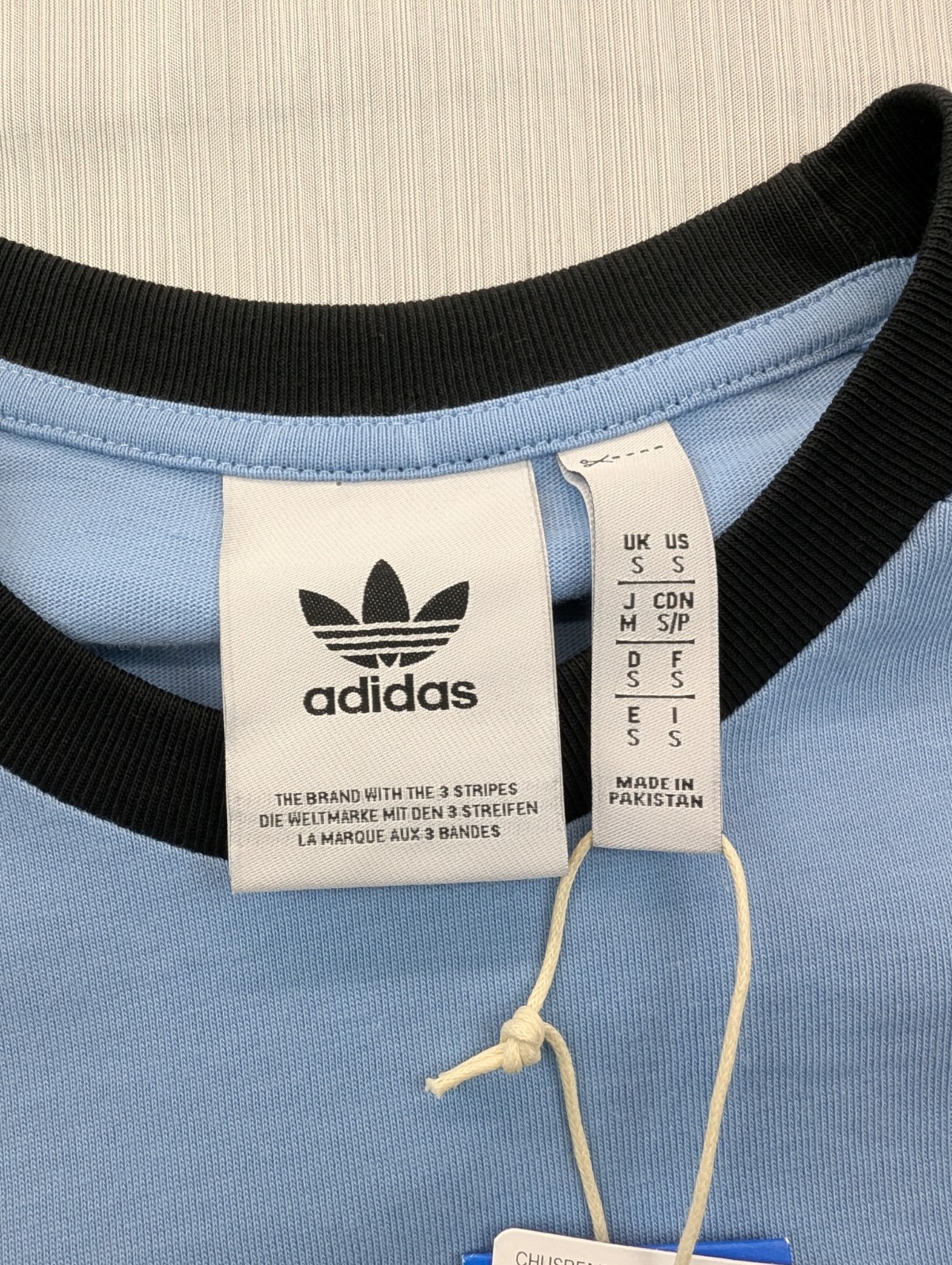 New Men&rsquo;s Adidas Originals 3 Stripes Tee Shirt Size Small Mens Retro Vibe