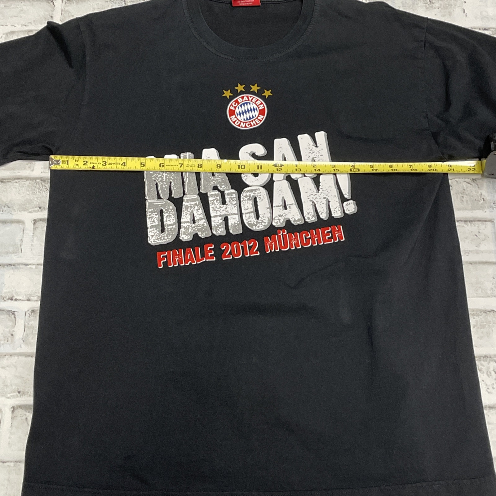 FC Bayern Munich Mia San Dahoam Men’s Size L Large 2012 Black T-Shirt VGC Shirt