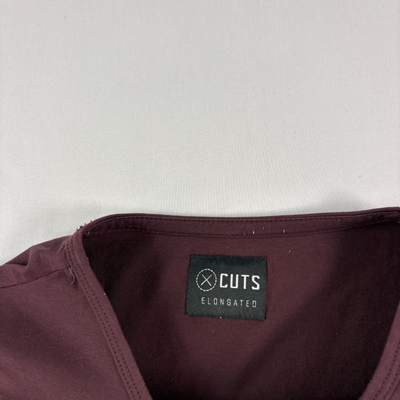Cuts Clothing Shirt Mens Medium Red Henley Elongated Stretch Performance Casual