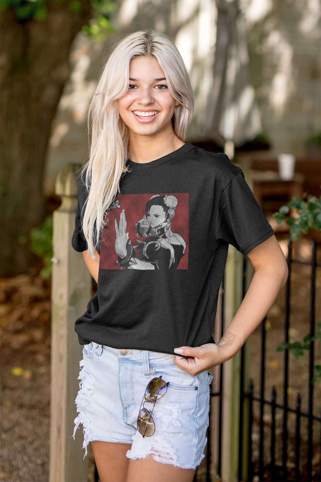 Vintage Street Fighter Video Game Chun Li Womens or Mens Crewneck T Shirt Tee