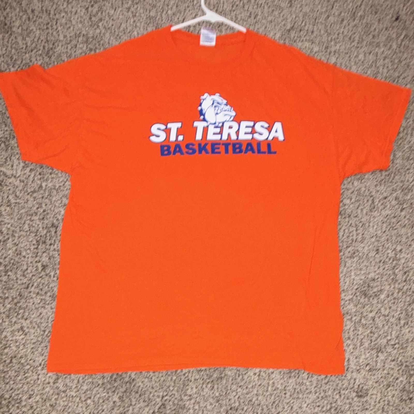 Gildan Heavy Cotton Men&rsquo;s XL Orange St. Teresa Basketball Bulldog Graphic Tee