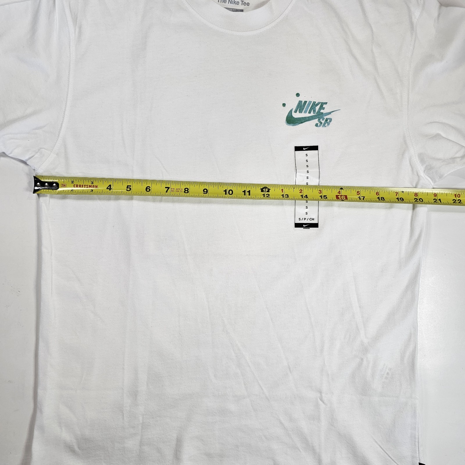 Nike SB Max90 Brooklyn Banks T-Shirt Men&rsquo;s Size Small White HJ0893-100 NEW
