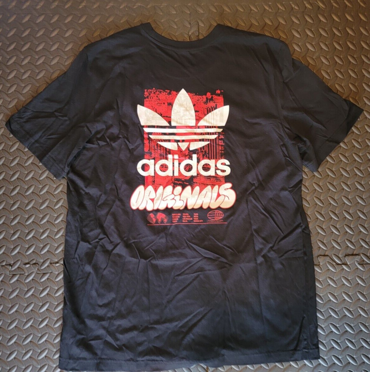NEW MEN&rsquo;S ADIDAS ORIGINALS TEFOIL CONCRETE JUNGLE TEE SHIRT ~SIZE XL #JM517