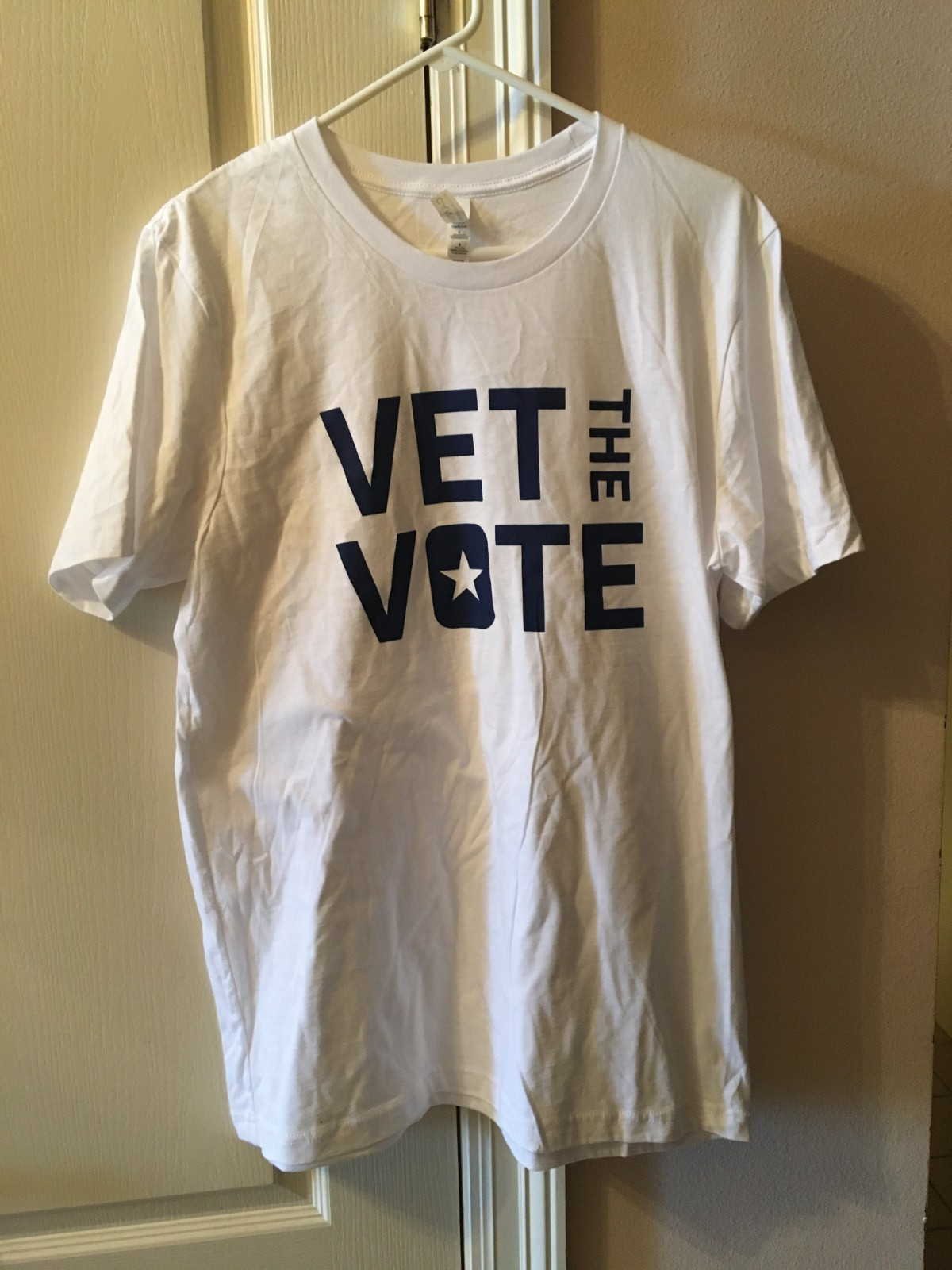 GORGEOUS VETERAN VET THE VOTE VOTING ELECTION T-SHIRT LARGE