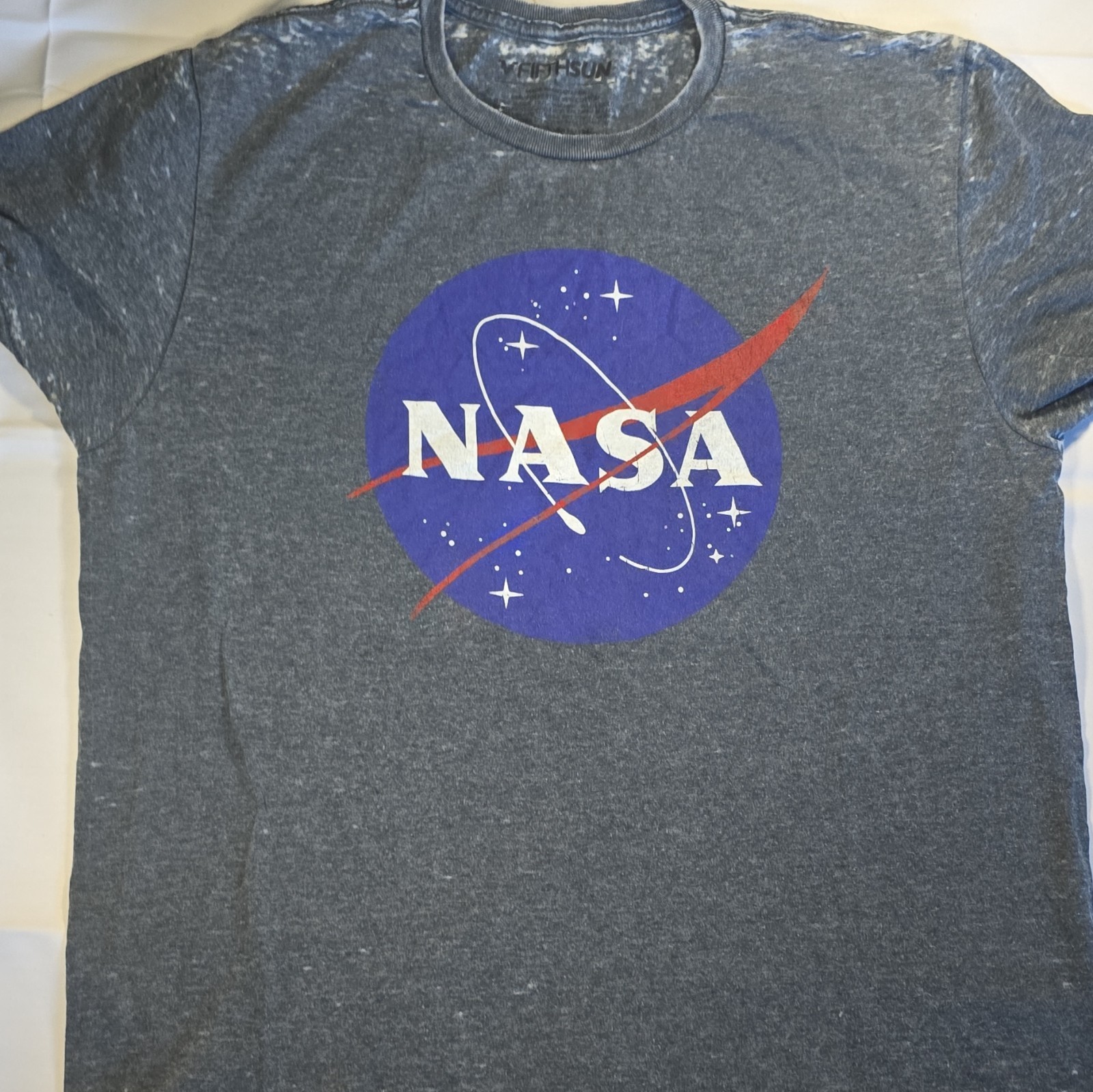 Fifth Sun NASA Logo Gray Graphic Crewneck Short Sleeve Tee Men&rsquo;s Regular L