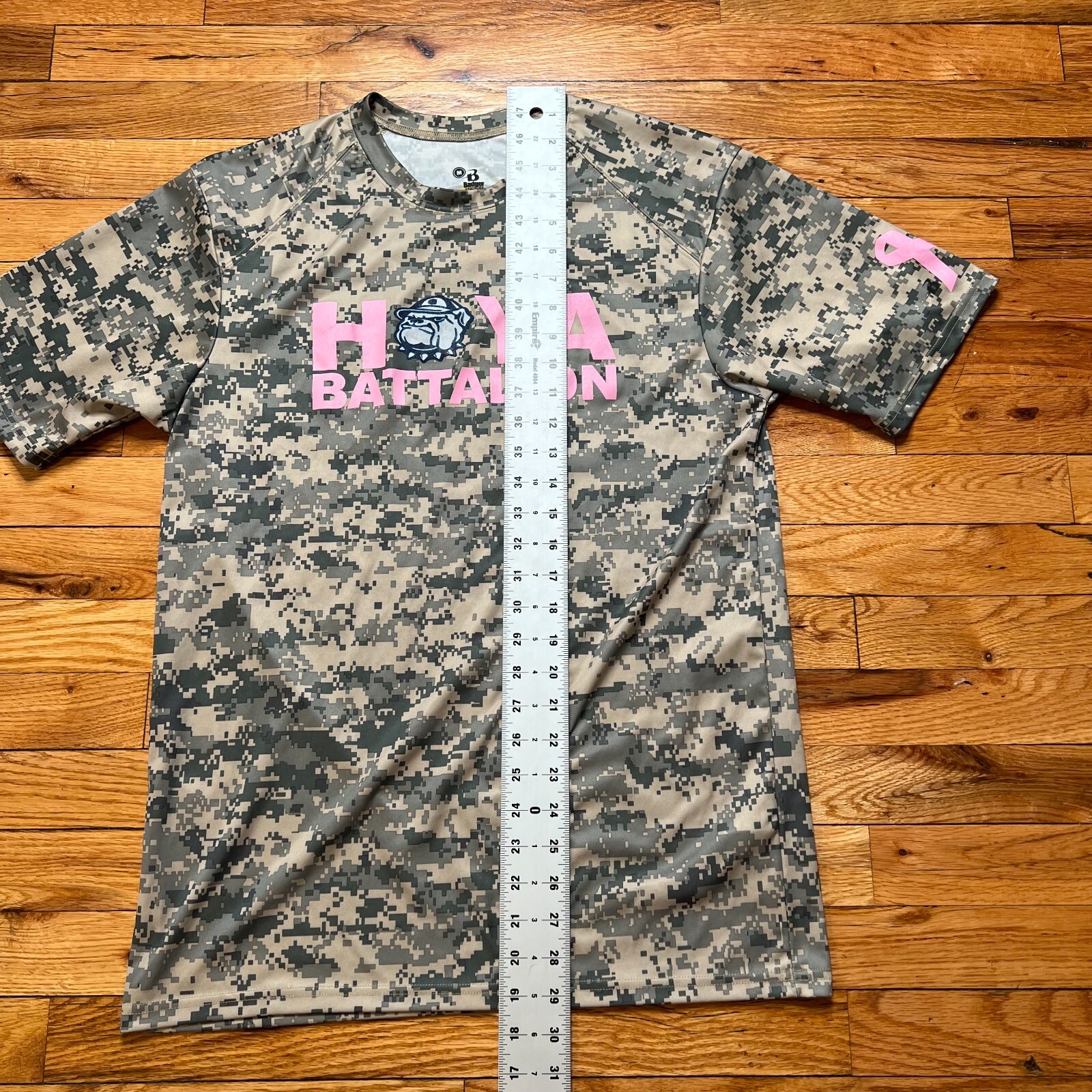 Georgetown University Army ROTC T Shirt Size M « Hoya » Breast Cancer Awareness