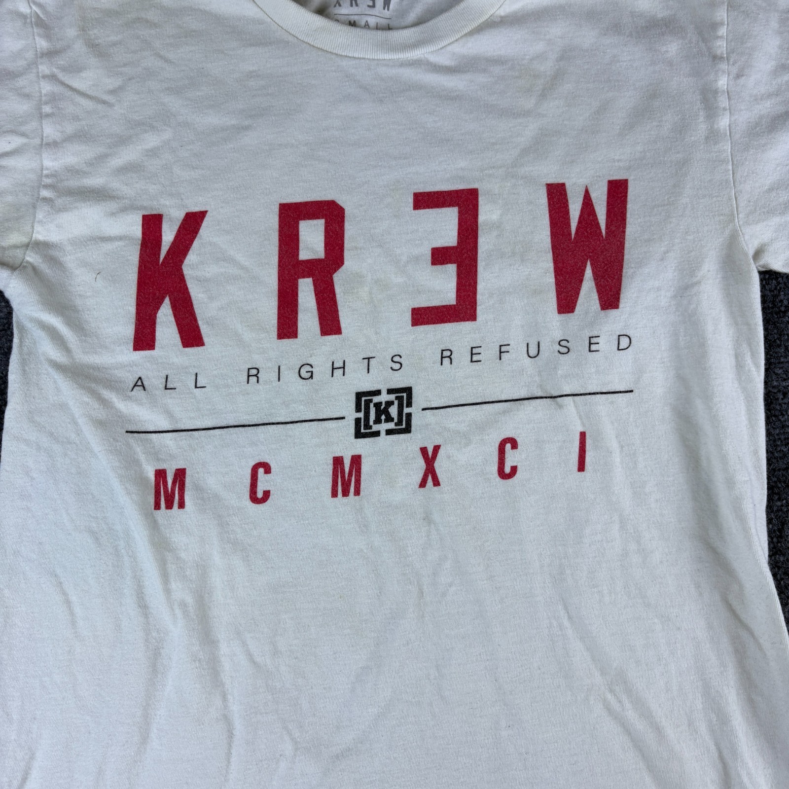 Krew T-Shirt Mens Small White Cotton All Rights Refused MCMXCI Graphic Crew Neck