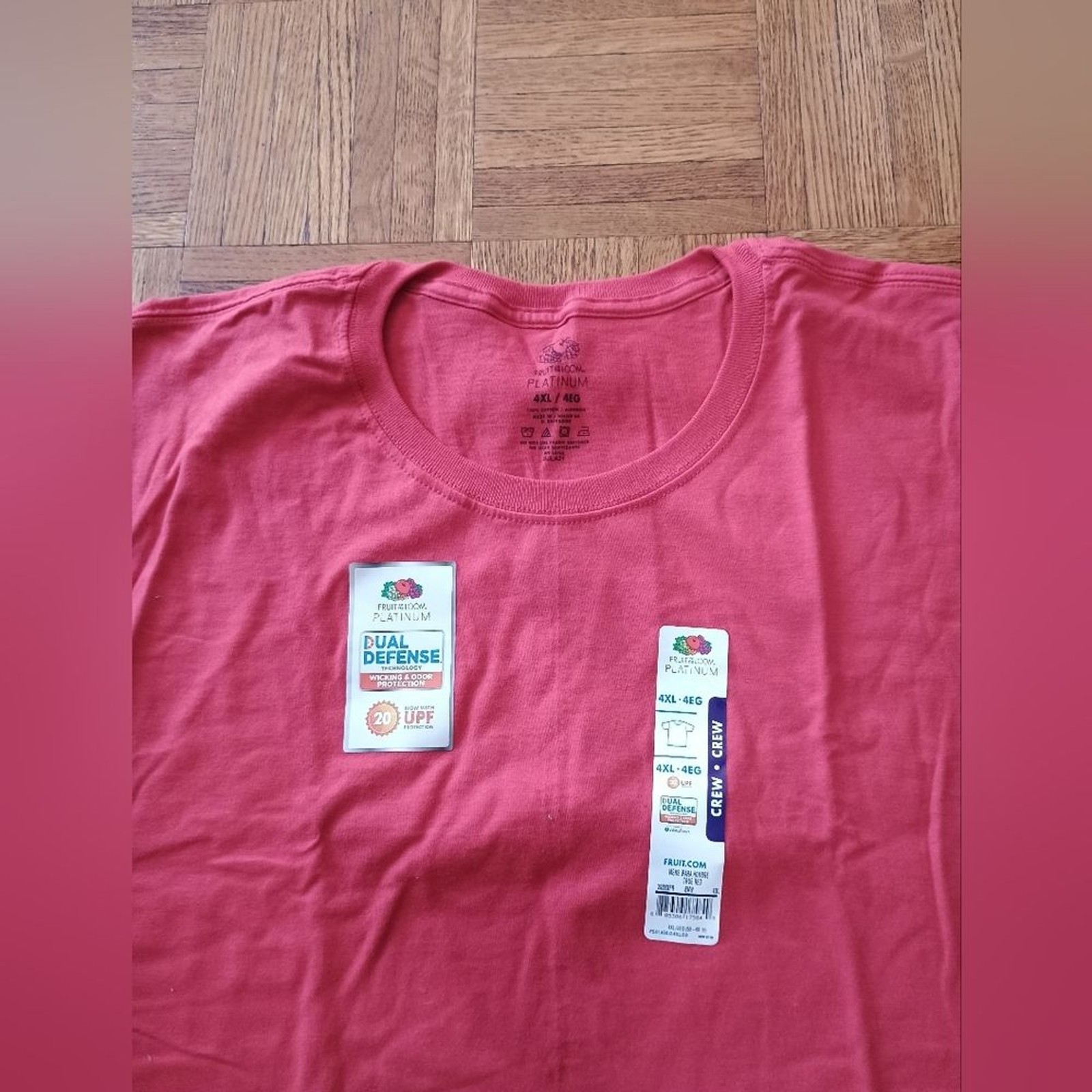 Fruit of the Loom Dual Defense Men&rsquo;s Short Sleeve Tees in Gray and Red 4XL