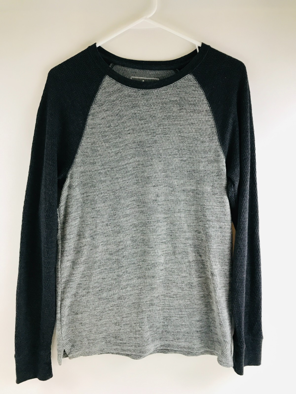 Urban Pipeline Shirt Men&rsquo;s Size Small Gray Heater Long Sleeve Round Neck Tee