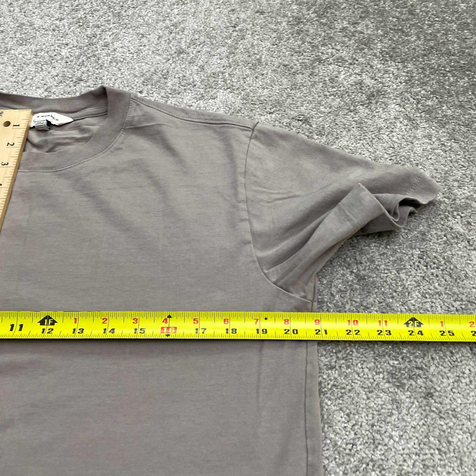 Club Monaco Basic Essential T-Shirt Mens Small Gray Crew Short Sleeve Cotton Tee
