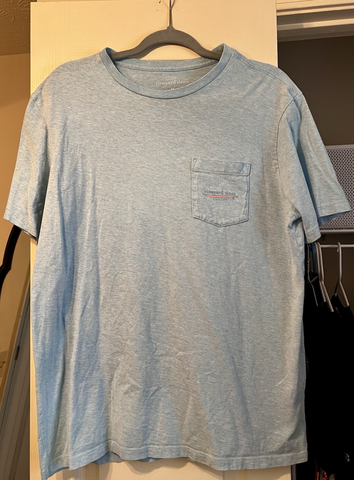Vineyard Vines Men&rsquo;s Blue Graphic Print Pocket Logo Crew Neck Knit T-Shirt L