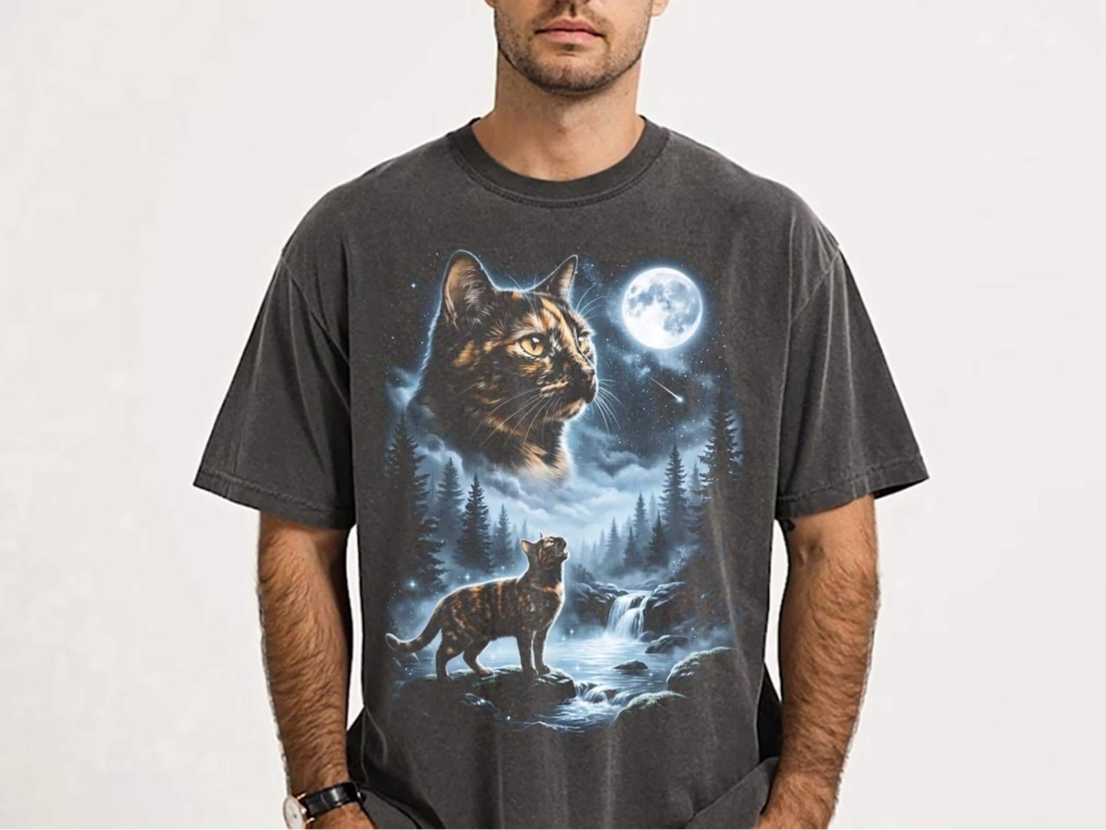 Tortoiseshell Cat Howling at Moon Shirt Funny Tortie Halloween Gift
